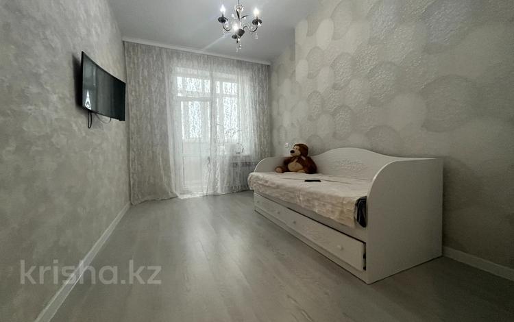 3-комнатная квартира, 100 м², 9/10 этаж, мкр Юго-Восток, Таттимбета 3/11 за 45 млн 〒 в Караганде, Казыбек би р-н — фото 2