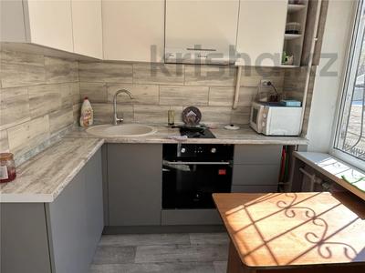 2-бөлмелі пәтер · 45 м² · 1/5 қабат, Жаңа қала ш/а., Улица Ержанова, бағасы: 16.5 млн ₸ в Караганде, Казыбек би р-н