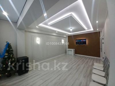 2-бөлмелі пәтер · 72 м² · 5/10 қабат, Абулхаирхана 147 — ТАЛАП остановка. Турист ТД, бағасы: 33.8 млн ₸ в Уральске