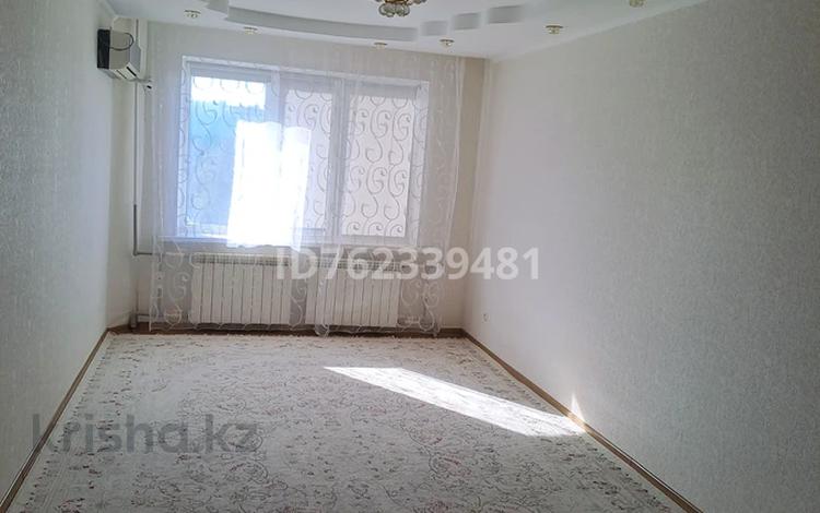 3-комнатная квартира · 108 м² · 3/9 этаж, мкр Кунаева 67 за 200 000 ₸ в Уральске — фото 2