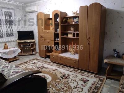 2-бөлмелі пәтер · 45 м² · 2/5 қабат, мкр 8, Молдагулова 39 — Изумруд, бағасы: 130 000 ₸ в Актобе