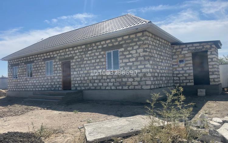 Отдельный дом · 3 комнаты · 100 м² · 12 сот., мкр Тендык, Б.Емуханов 56 за 12.5 млн 〒 в Атырау — фото 2