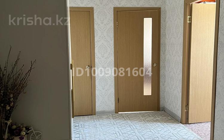 2-комнатная квартира · 65 м² · 4/10 этаж, Нур Актобе, 4 микрорайон 15 за 17.8 млн ₸ — фото 2