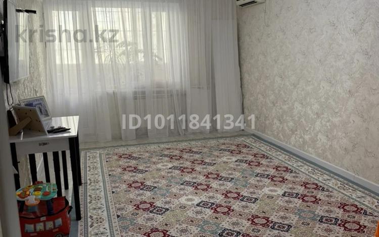 3-комнатная квартира · 74 м² · 1/5 этаж, 22-й мкр 6Б за 18 млн ₸ в Актау — фото 2