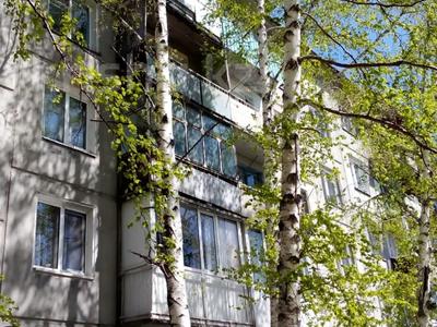 3-комнатная квартира, 62 м², 3/5 этаж, Микояна 8 за ~ 17.5 млн 〒 в Усть-Каменогорске