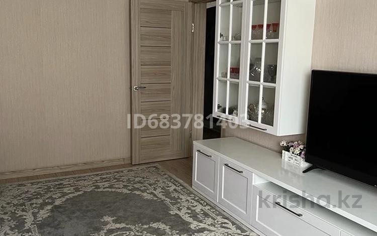 3-комнатная квартира, 70 м², 2/9 этаж, мкр Алмагуль 12