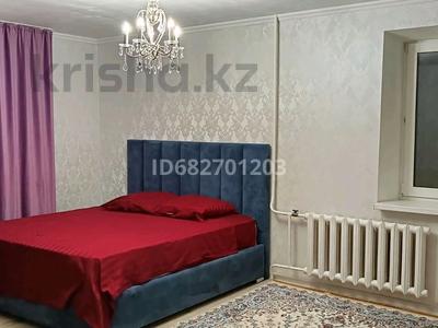 1-бөлмелі пәтер, 36 м², 6/10 қабат тәулігіне, Абылай хан 36 А — Манас, бағасы: 11 000 〒 в Астане, Алматы р-н