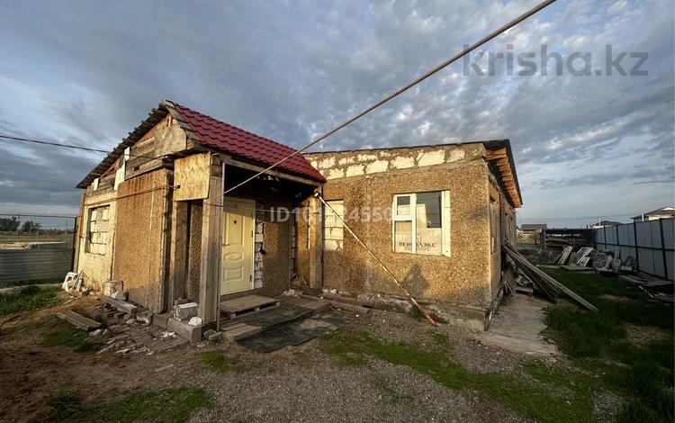 Отдельный дом · 3 комнаты · 120 м² · 10 сот., Тұран — Жібек жолы за 12 млн ₸ в Астане — фото 2