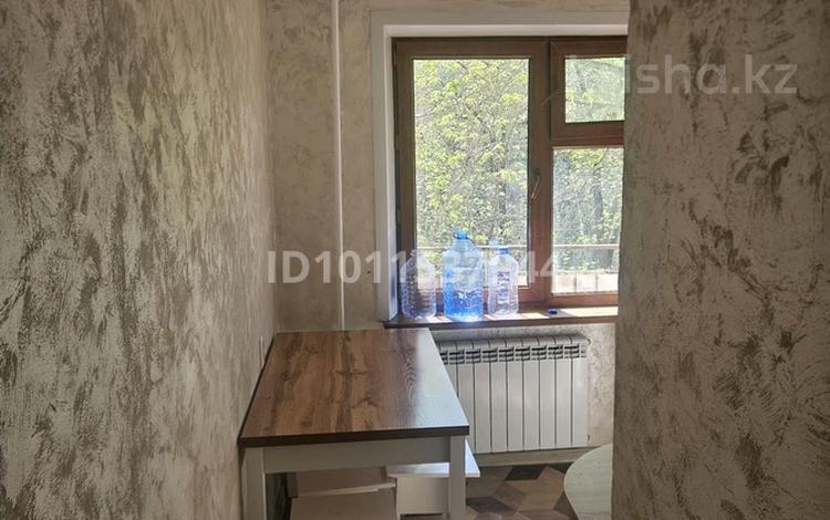 2-бөлмелі пәтер · 48.8 м² · 3/5 қабат, мкр Юго-Восток, Юго-восток, строителей 21, бағасы: 160 000 ₸ в Караганде, Казыбек би р-н — фото 2