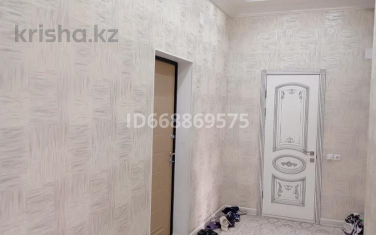 3-бөлмелі пәтер · 100 м² · 4/11 қабат, 16-й мкр , 16 мкрн 49, бағасы: 41 млн ₸ в Актау — фото 2