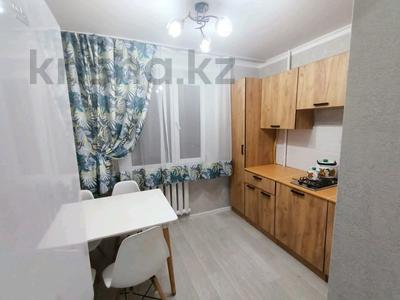1-комнатная квартира · 40 м² · 12/16 этаж, мкр Строитель, Сырым Датова 32/2 — Строитель за 13 000 ₸ в Уральске