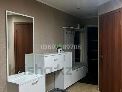 3-комнатная квартира, 60 м², 1/5 этаж, 4 микрорайон 18 за 16.5 млн 〒 в Риддере