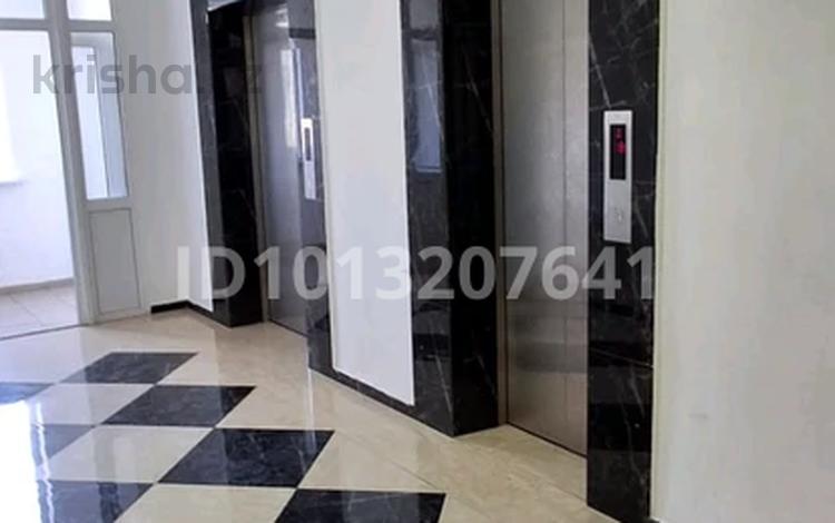 2-комнатная квартира · 75.5 м² · 10/10 этаж, Туркестан 10 за 43 млн ₸ в Астане, Есильский р-н — фото 2