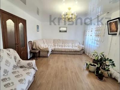 4-бөлмелі пәтер · 120 м² · 3/5 қабат, Герольда Бельгера 51 — Район Универмага, бағасы: 260 000 〒 в Уральске, мкр Школьник