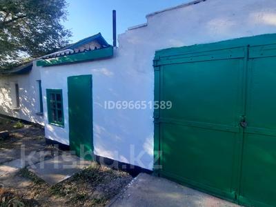 Продажа домов и дачи в Карагандинской обл.: Часть дома · 4 комнаты · 84 м² · 6 сот., Станционная 8 за 7.3 млн 〒 Часть дома · 4 комнаты · 84 м² · 6 сот., Станционная 8 за 7.3 млн 〒 в Шахтинске