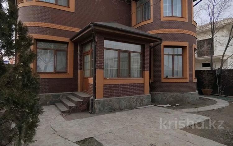 Отдельный дом • 4 комнаты • 157 м² • 6 сот., Досмухамедова 54 за 55.5 млн 〒 в Атырау — фото 2