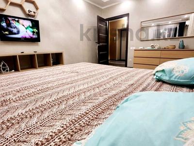 1-комнатная квартира · 41 м² · 1/5 этаж · по часам, мкр Кунаева 66 — Рынок Женис за 2 000 〒 в Уральске