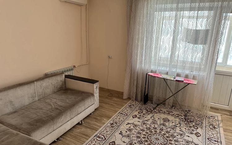 1-комнатная квартира, 31 м², 2/5 этаж, жарокова за 25 млн 〒 в Алматы, Бостандыкский р-н — фото 2