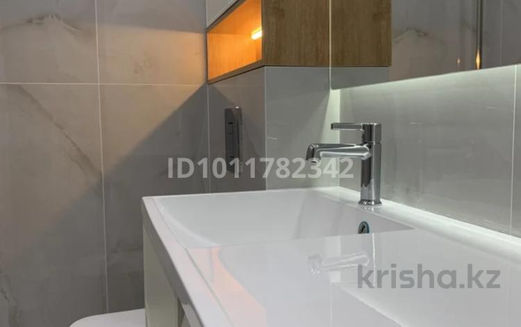 2-комнатная квартира · 52 м² · 6/9 этаж, мкр Нурсая, Абулхайр-хана 69/4 за 290 000 ₸ в Атырау — фото 10