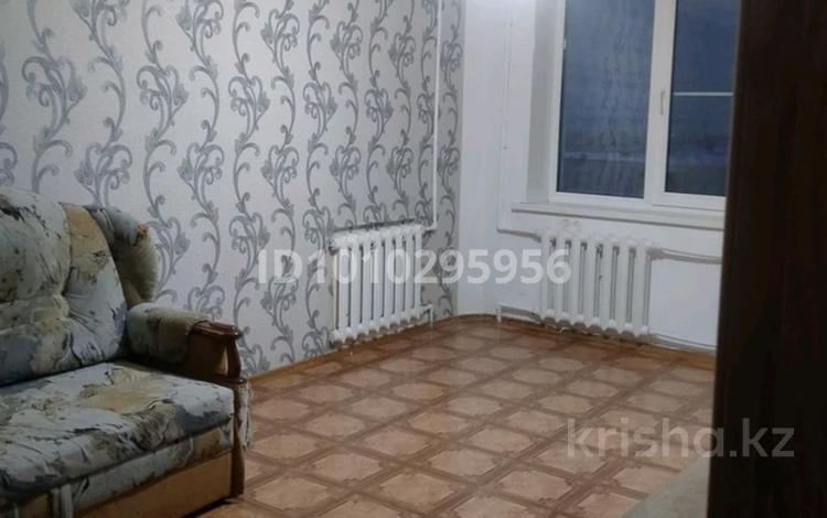 3-бөлмелі пәтер · 63 м² · 8/9 қабат, мкр Северо-Восток, мкр Северо-Восток 2 23 — Магазин Лебедь в этом доме., бағасы: 17.5 млн ₸ в Уральске — фото 2