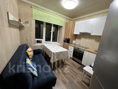 4-комнатная квартира · 100 м² · 2/5 этаж, Жандарбекова 109 за 500 000 ₸ в Алматы, Алмалинский р-н