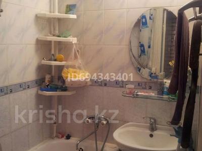1-комнатная квартира · 32 м² · 2/5 этаж, Майкудук, Майкудук, 11а микрорайон 19 за 8 млн ₸ в Караганде, Алихана Бокейханова р-н
