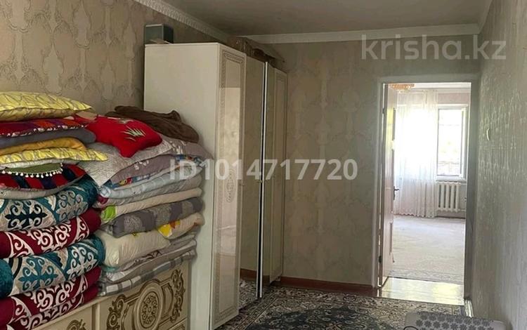 2-комнатная квартира · 45.8 м² · 4/5 этаж, мкр Жансая 36 — Тез арада 2 болмели патер сатылады 4 ши этаж угловой емес район оте жаксы тыныш остановка жакын жанында 2. балабакша бар мектеп бар Уй курдели жондеуден откен, кыста оте жылы жазда салкын, терезелер пластик,касында супермаркет Корзинка бар за 14.5 млн ₸ в Таразе — фото 2
