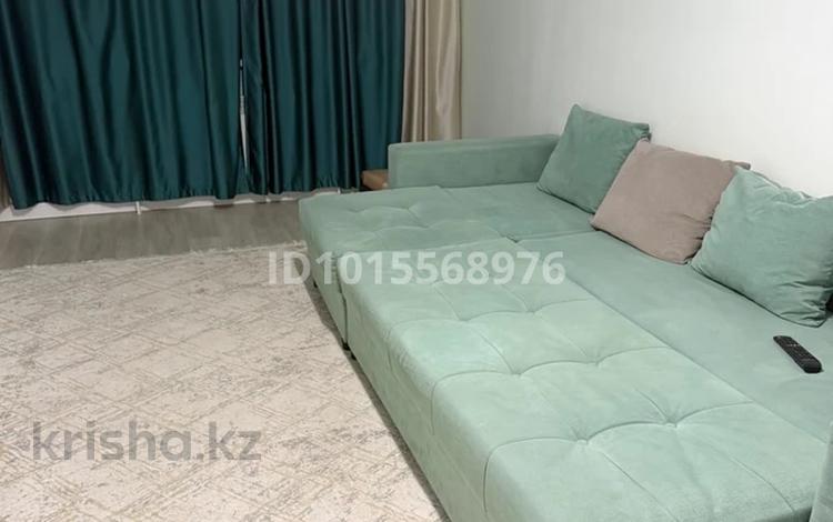 1-комнатная квартира · 46 м² · 9/10 этаж, проспект Рахимжана Кошкарбаева 15 за 250 000 ₸ в Астане, Алматы р-н — фото 2