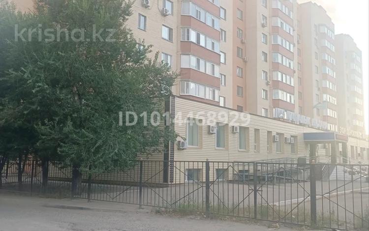 1-комнатная квартира · 40 м² · 2/9 этаж, Набережная 80 за 13 млн ₸ в Актобе, мкр. Курмыш — фото 12