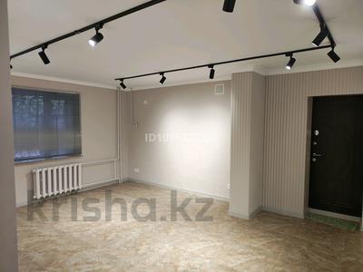 Кабинеты и рабочие места · 92 м² за 690 000 ₸ в Астане, р-н Байконур
