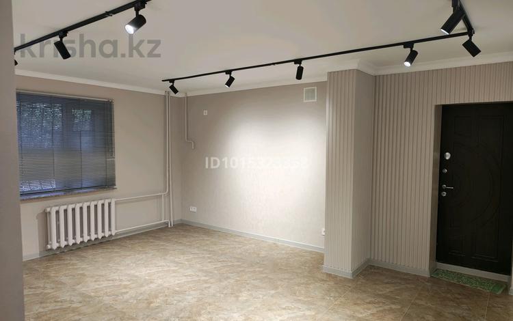 Кабинеты и рабочие места · 92 м² за 690 000 ₸ в Астане, р-н Байконур — фото 2