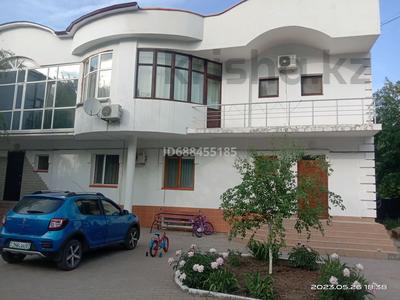 Отдельный дом · 5 комнат · 287 м² · 6.5 сот., Самал 3 1 за 70 млн 〒 в Уральске