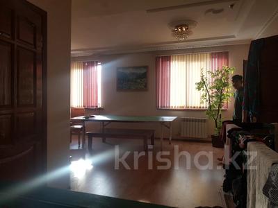 Отдельный дом · 4 комнаты · 200 м² · 4 сот., Байтурсынова 30 — Алимбетова за 1 млн ₸ в Шымкенте, Аль-Фарабийский р-н