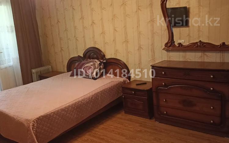 1-комнатная квартира · 33 м² · 5/5 этаж, мкр Казахфильм 4 за ~ 30 млн ₸ в Алматы, Бостандыкский р-н — фото 2