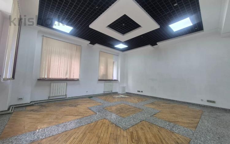 Еркін, кеңселер, білім орталықтары, ойын-сауық, конференц-залдар, кабинеттер және жұмыс орындары · 80 м², бағасы: 800 000 ₸ в Алматы, Алмалинский р-н — фото 2