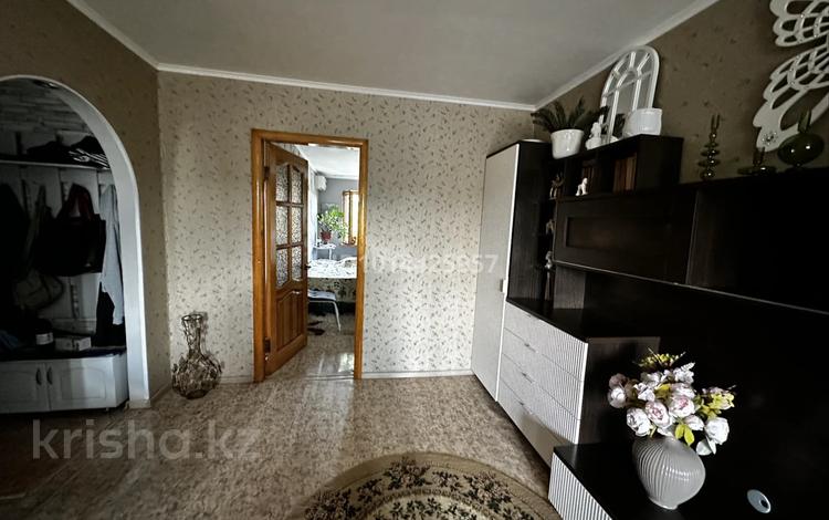 2-комнатная квартира · 46 м² · 5/5 этаж, мкр Айгуль, С.Тюленина 1/6 за 14 млн ₸ в Уральске — фото 2