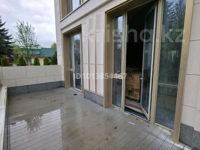 4-бөлмелі пәтер · 230 м² · 1/3 қабат, Достык 300, бағасы: 365 млн ₸ в Алматы, Медеуский р-н