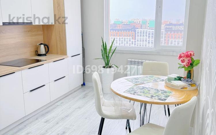 2-комнатная квартира · 38 м² · 12/16 этаж, Кайым Мухамедханов 12/3 за 18 000 〒 в Астане, Нура р-н — фото 2