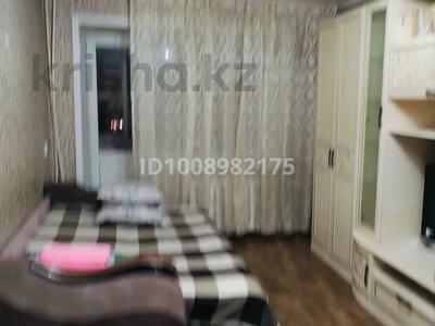1-комнатная квартира · 30 м² · 4/5 этаж, Майкудук, Майкудук, 12й микрорайон 1 за 1 500 ₸ в Караганде, Алихана Бокейханова р-н