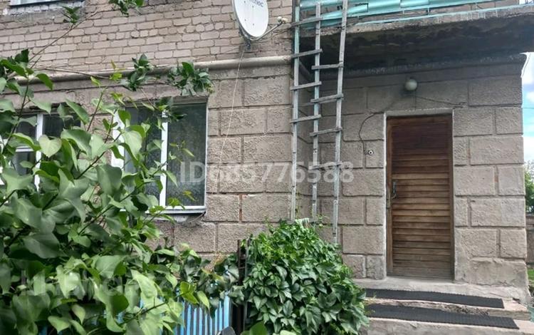 Отдельный дом • 5 комнат • 99 м² • 8 сот., Узекбаева 70 за 18 млн 〒 в Акколе — фото 2