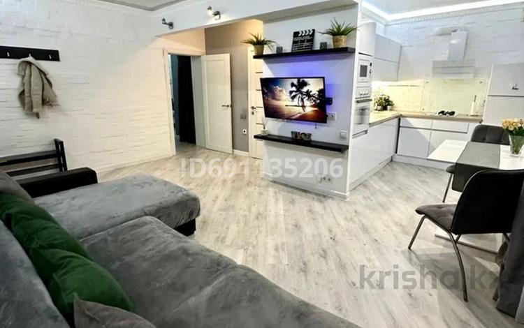 1-комнатная квартира, 50 м², 4 этаж по часам, Розыбакиева 320 за 3 000 〒 в Алматы, Бостандыкский р-н — фото 2