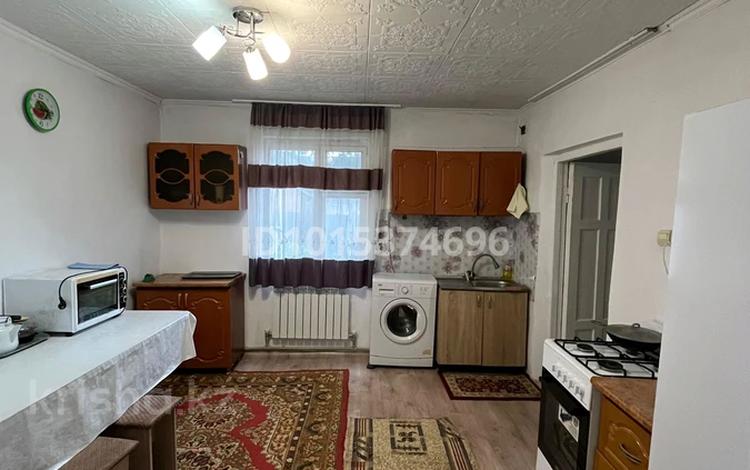 Отдельный дом · 2 комнаты · 50 м² · 4 сот., мкр Акбулак 3/1 за 250 000 ₸ в Алматы, Алатауский р-н — фото 2