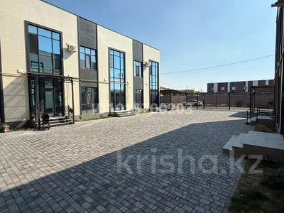5-бөлмелі пәтер · 160 м², Арай-2 ш/а., Домалак ана 376 — Таунхаус в Атакенте, бағасы: 600 000 ₸ в Таразе, мкр Арай-2