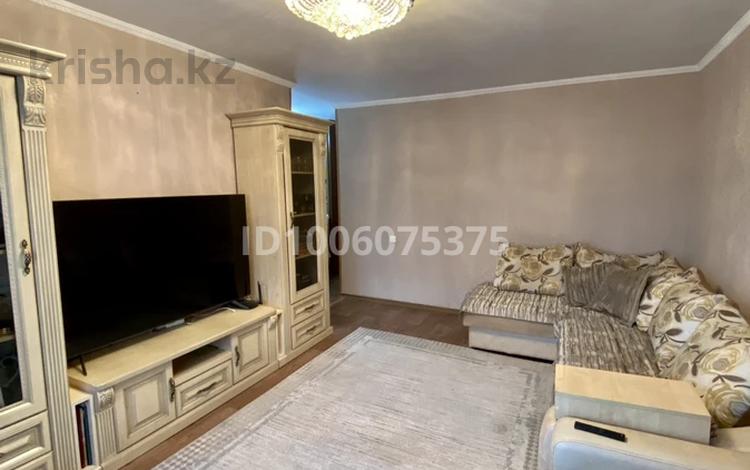 3-комнатная квартира · 63.3 м² · 3/5 этаж, Победы — Район Океана за 35 млн 〒 в Семее — фото 2