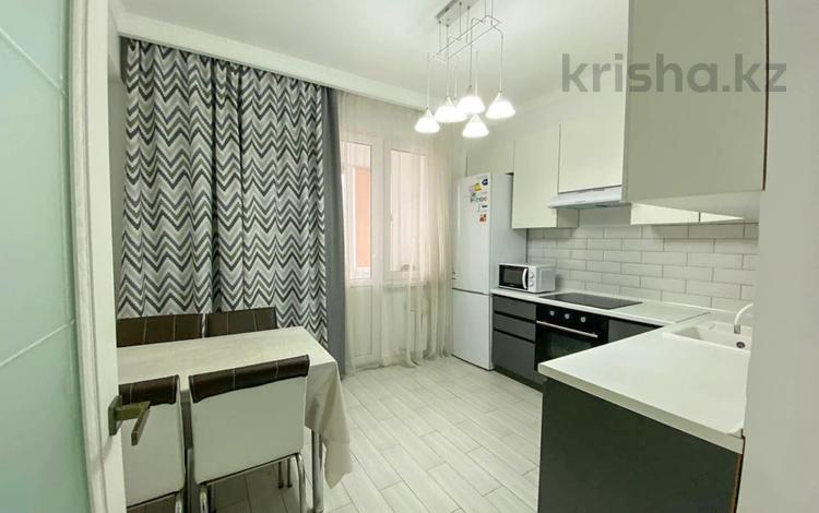3-комнатная квартира · 70 м² · 2/5 этаж, достык 36 за 75 млн ₸ в Алматы, Медеуский р-н — фото 2