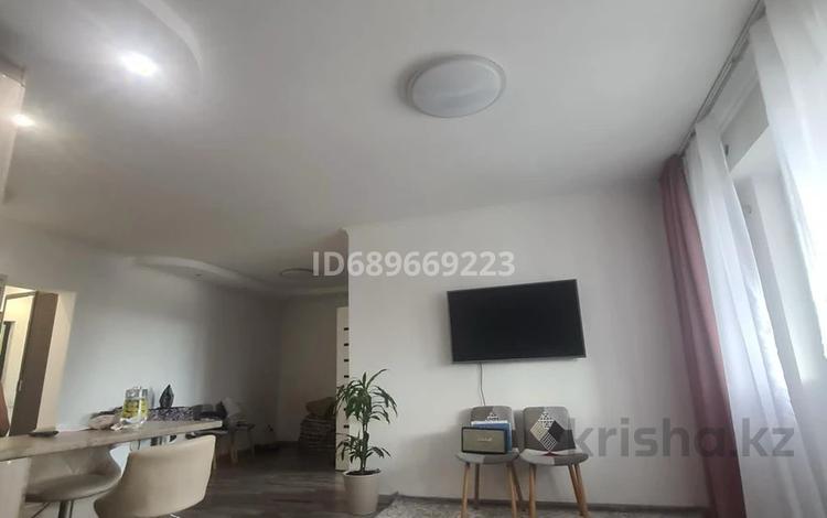 2-комнатная квартира · 55 м² · 10/10 этаж, мкр Аксай-5, Мкр Аксай, Б. Момышулы 25 за 40 млн ₸ в Алматы, Ауэзовский р-н — фото 7