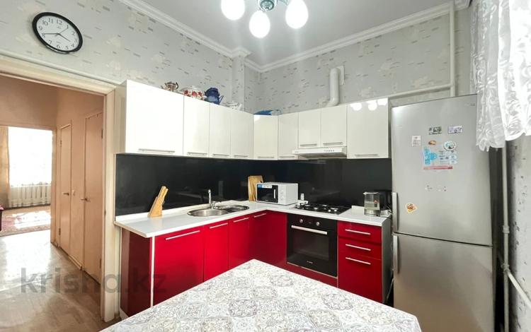 3-бөлмелі пәтер · 86 м² · 2/4 қабат, Жаңа қала ш/а., Лободы 22 — парк Победы, ДДЮ, музей, библиотека, школа № 63, бағасы: 42 млн ₸ в Караганде, Казыбек би р-н — фото 9