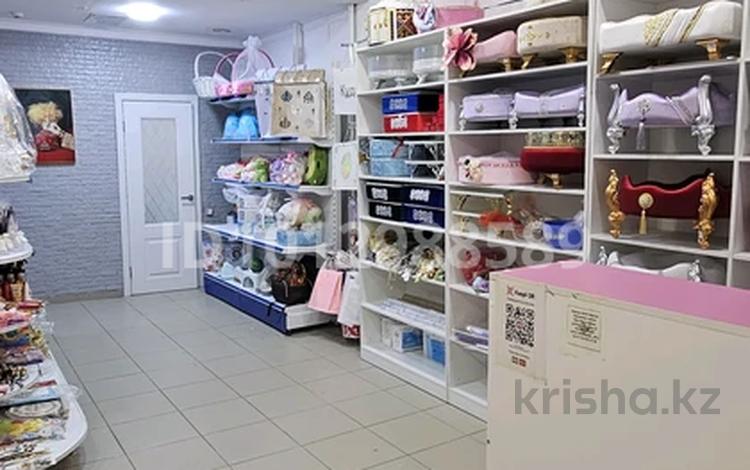 Магазины и бутики, салоны красоты, медцентры и аптеки, образование, кабинеты и рабочие места, студии · 50 м² за 380 000 ₸ в Астане, Сарайшык р-н — фото 2