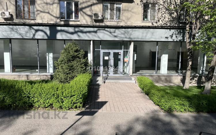 Свободное назначение, офисы, магазины и бутики, склады, салоны красоты, фитнес и спорт, медцентры и аптеки, образование, кабинеты и рабочие места · 750 м² за 6 млн ₸ в Алматы, Алмалинский р-н — фото 2