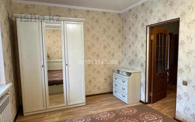 1-комнатная квартира · 54 м² · 1/9 этаж, мкр Аксай-1А, Мкр. Аксай 1А 18 за 30.5 млн ₸ в Алматы, Ауэзовский р-н — фото 2